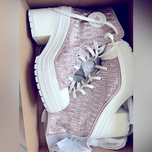 Purple / pink textured heel boots converse size 9.5